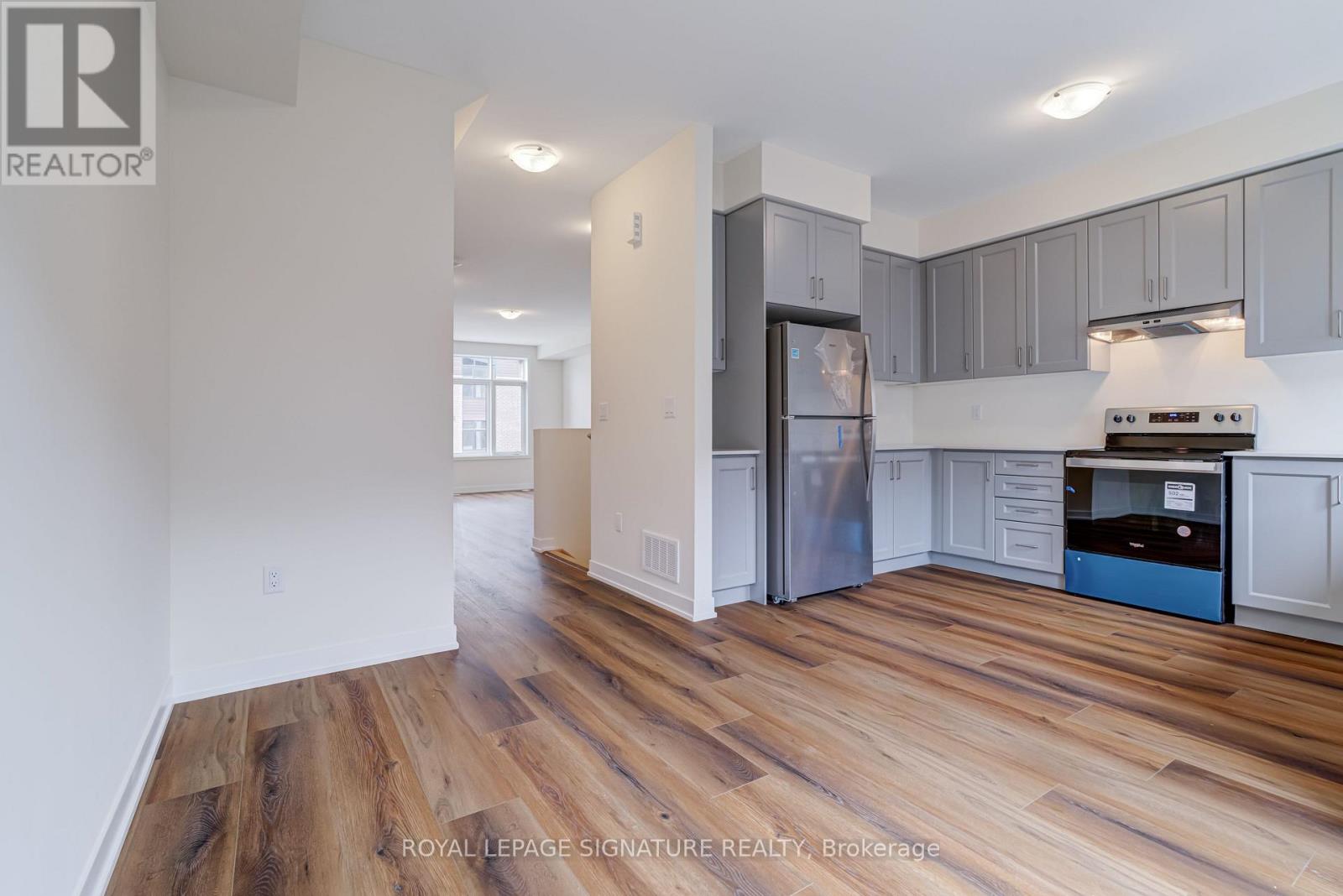 Photo 5 of 504 1695 Dersan Street, Pickering ON