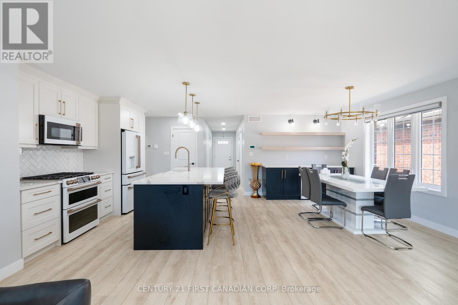Photo 5 of 1150 Copeland Avenue, Windsor ON