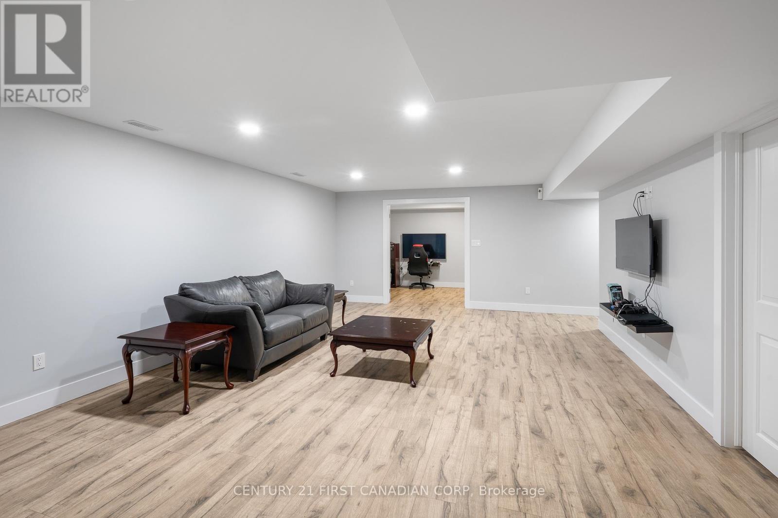 Photo 10 of 1150 Copeland Avenue, Windsor ON