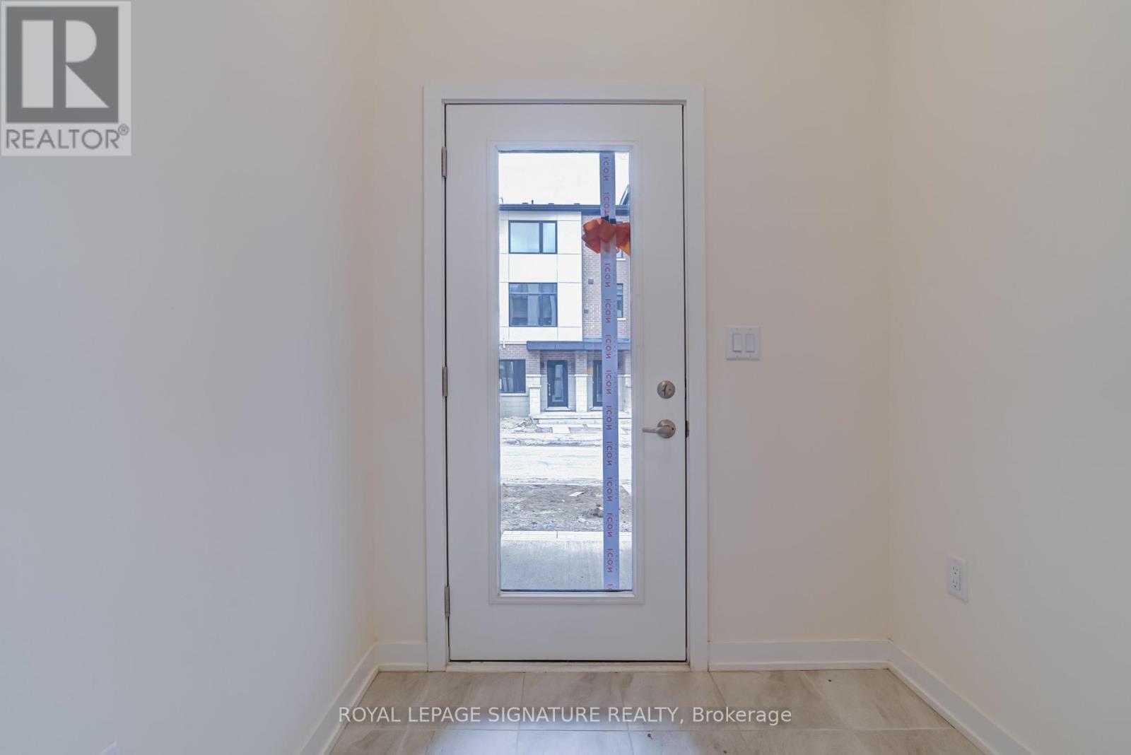 Photo 4 of 504 1695 Dersan Street, Pickering ON