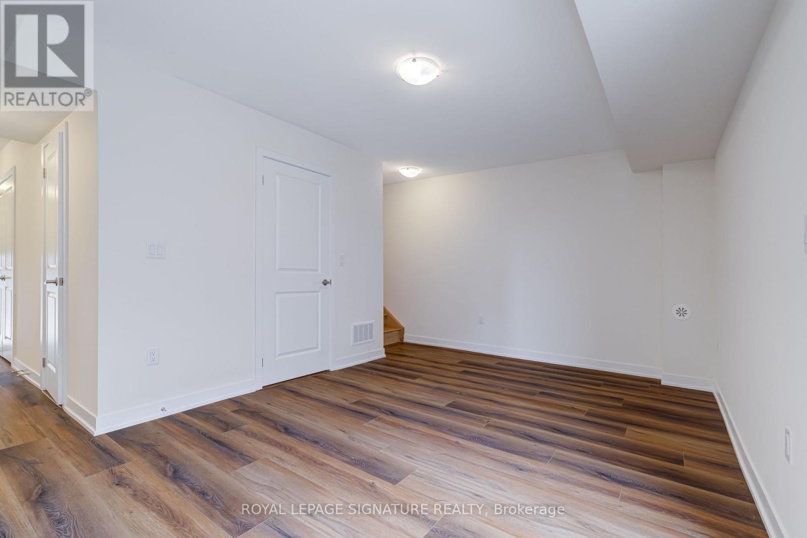 Photo 11 of 504 1695 Dersan Street, Pickering ON