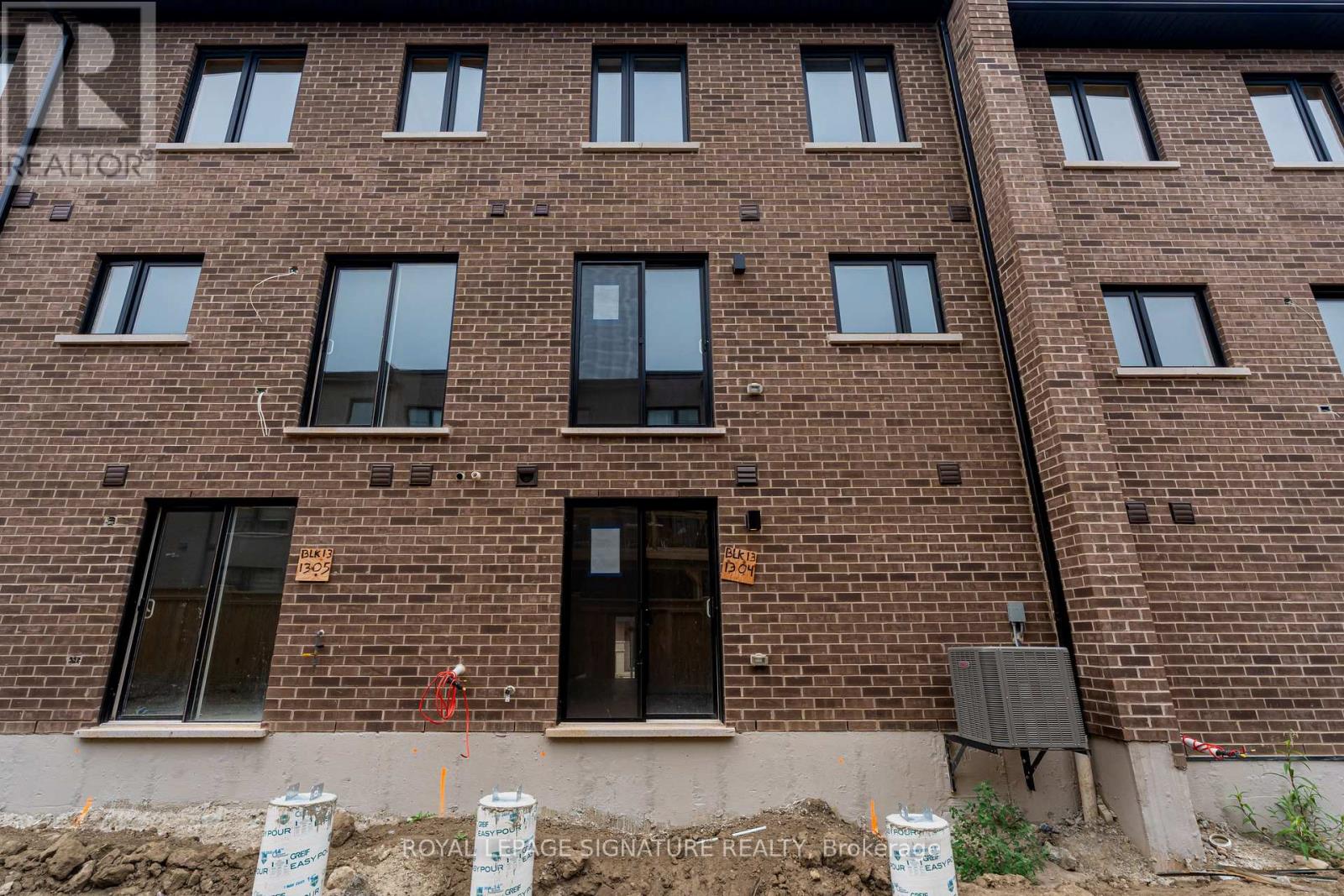 Photo 9 of 504 1695 Dersan Street, Pickering ON