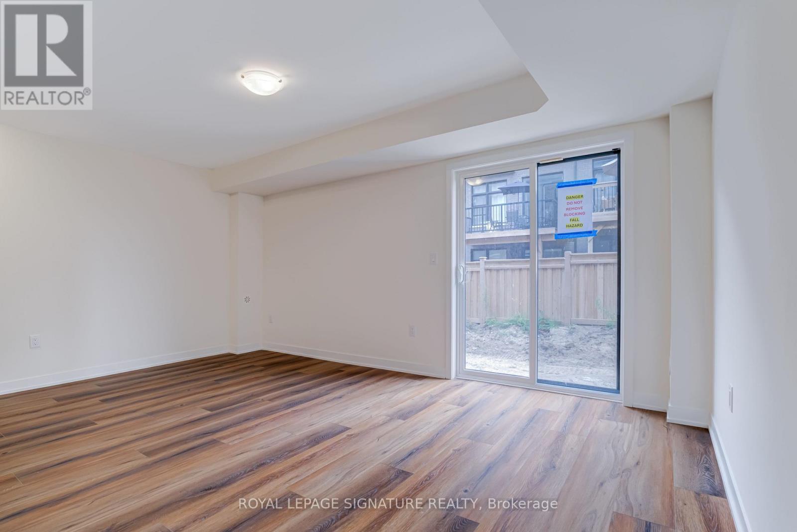 Photo 3 of 504 1695 Dersan Street, Pickering ON