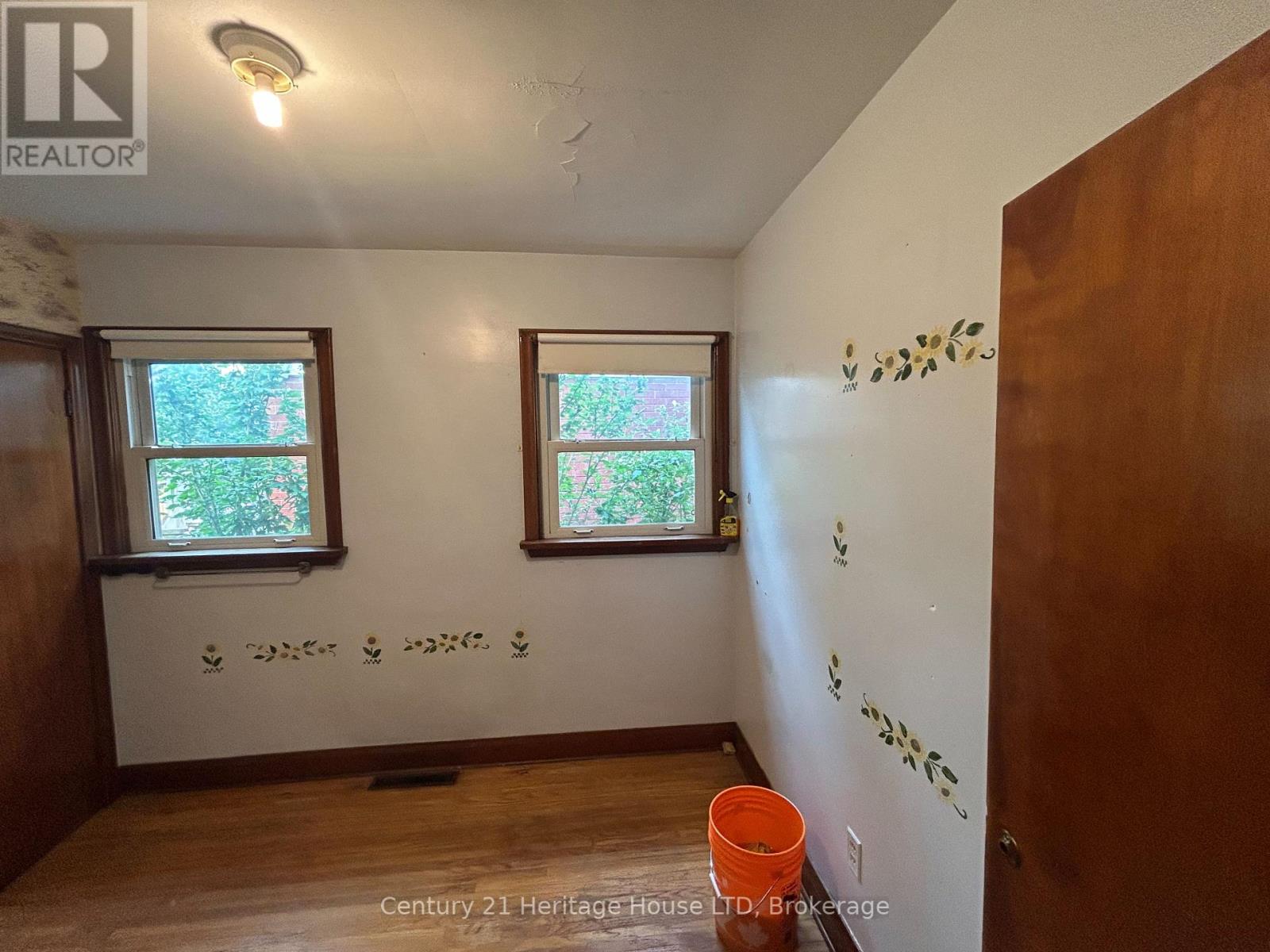 Photo 27 of 52 Catherine Street, Fort Erie ON