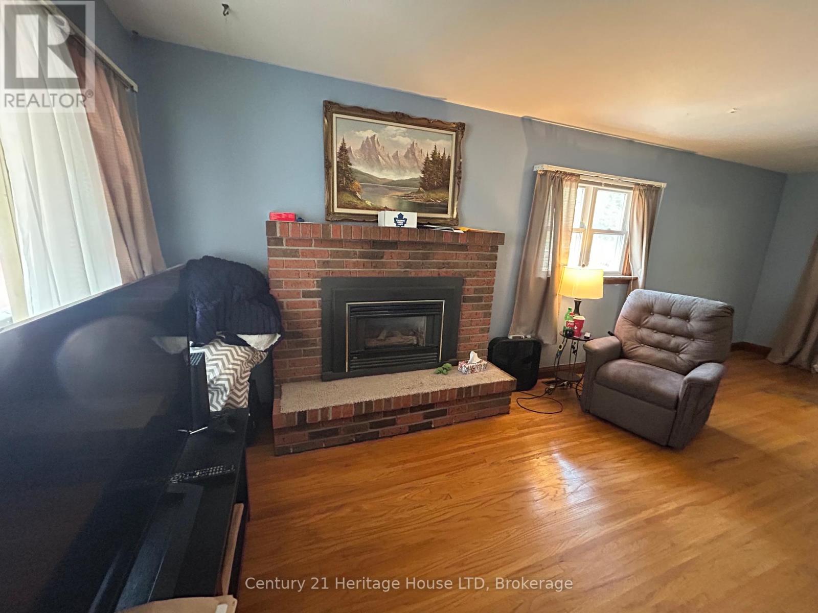 Photo 9 of 52 Catherine Street, Fort Erie ON