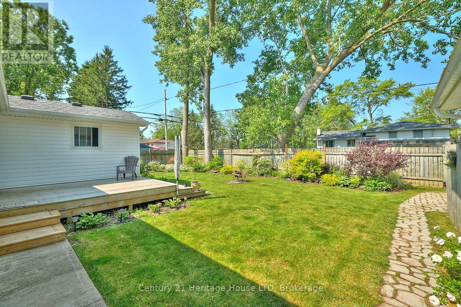 Photo 6 of 655 Ferndale Avenue, Fort Erie ON