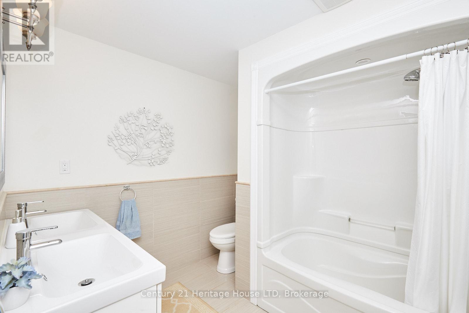 Photo 21 of 655 Ferndale Avenue, Fort Erie ON