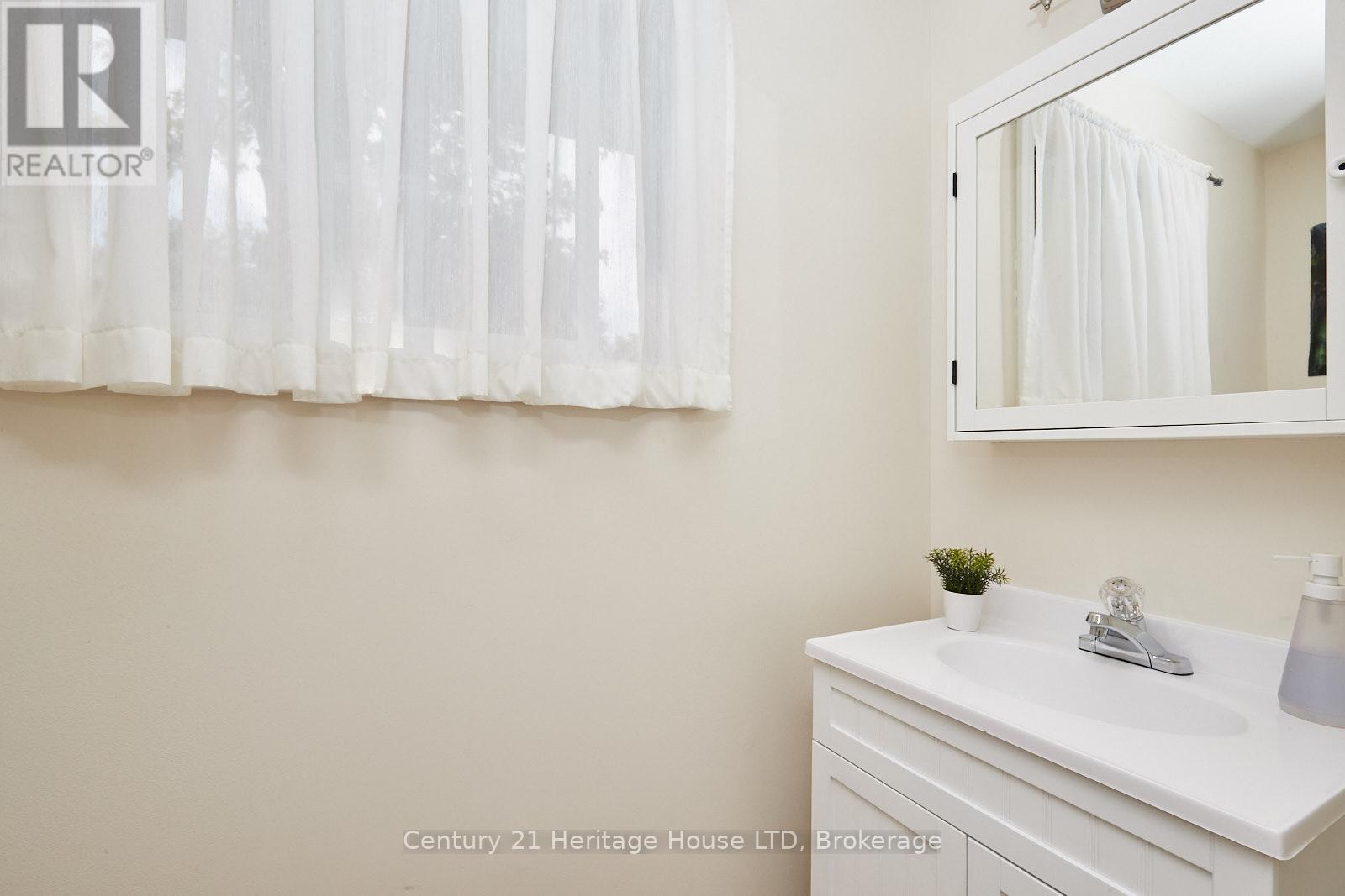 Photo 19 of 655 Ferndale Avenue, Fort Erie ON