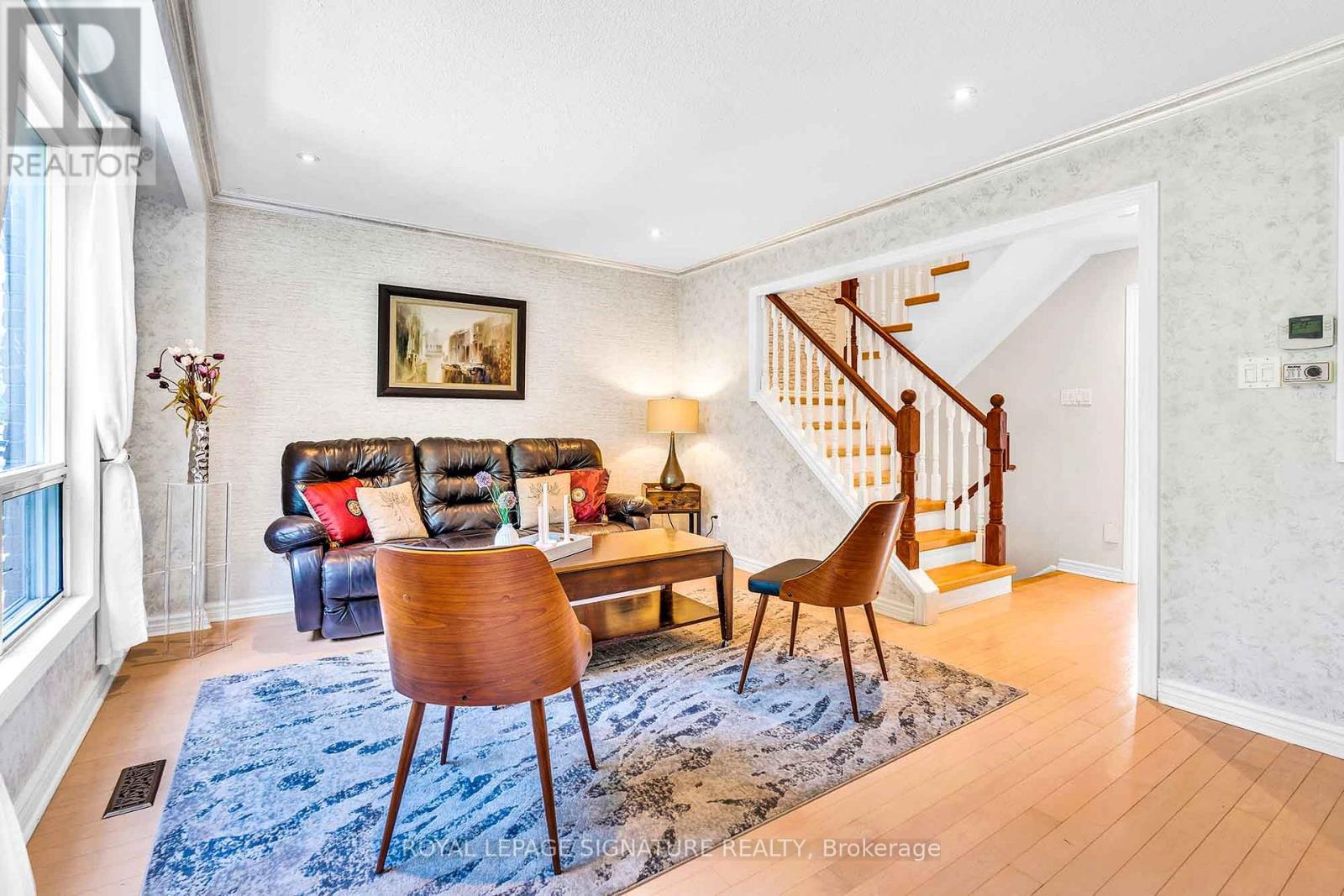 Photo 21 of 14 Poplar Crescent, Aurora ON