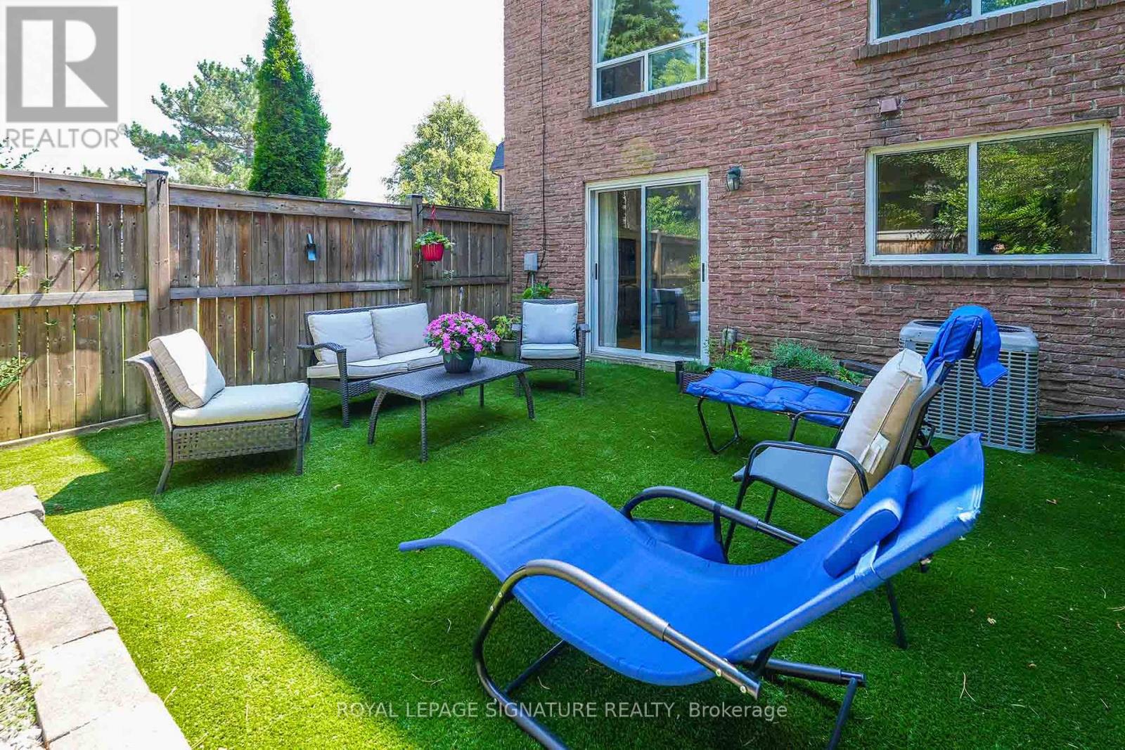 Photo 37 of 14 Poplar Crescent, Aurora ON