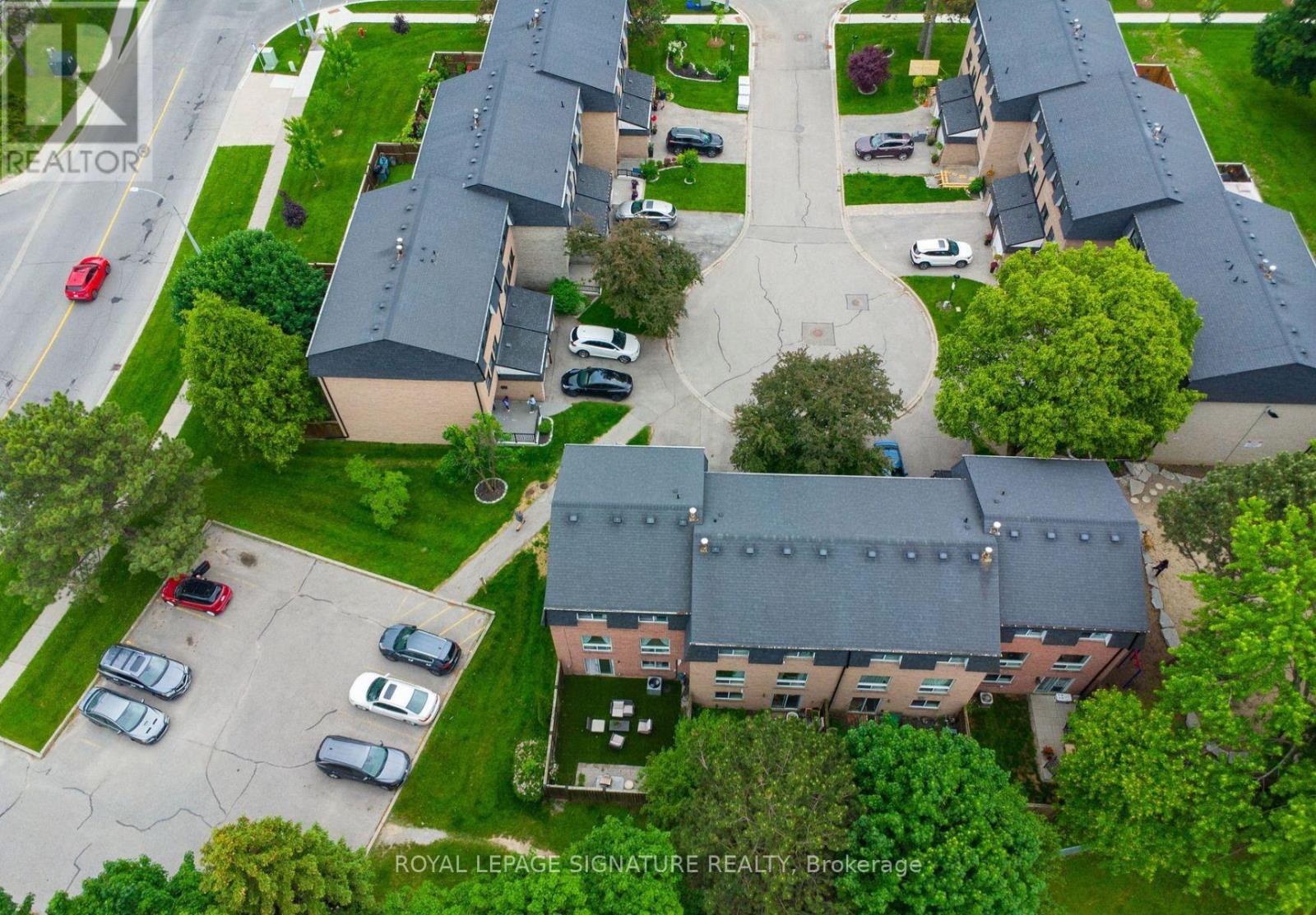 Photo 39 of 14 Poplar Crescent, Aurora ON