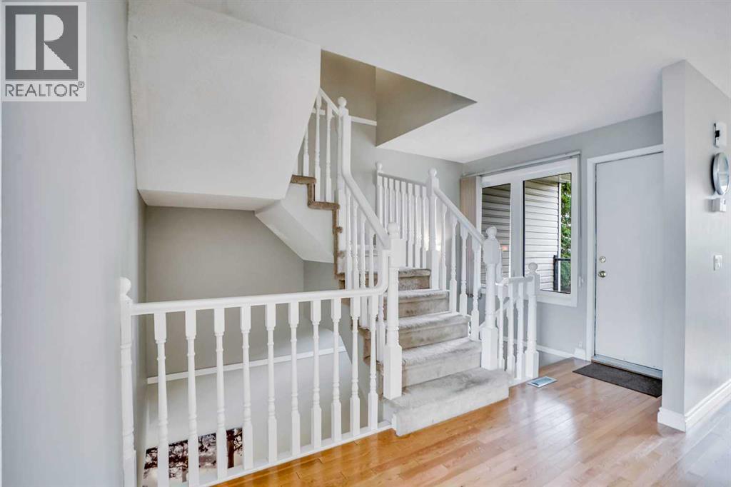 Single Family House for Sale in  Coachway Lane SW Coach Hill Calgary 