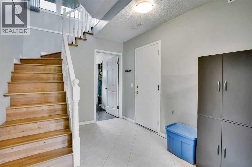 Single Family House for Sale in  Coachway Lane SW Coach Hill Calgary 