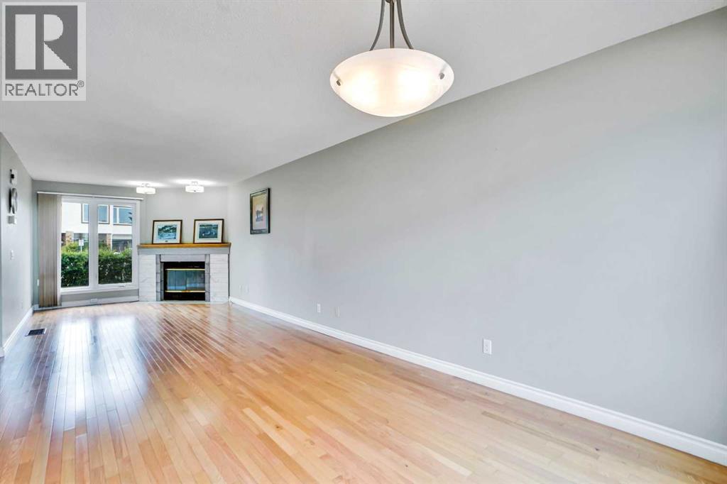 Single Family House for Sale in  Coachway Lane SW Coach Hill Calgary 