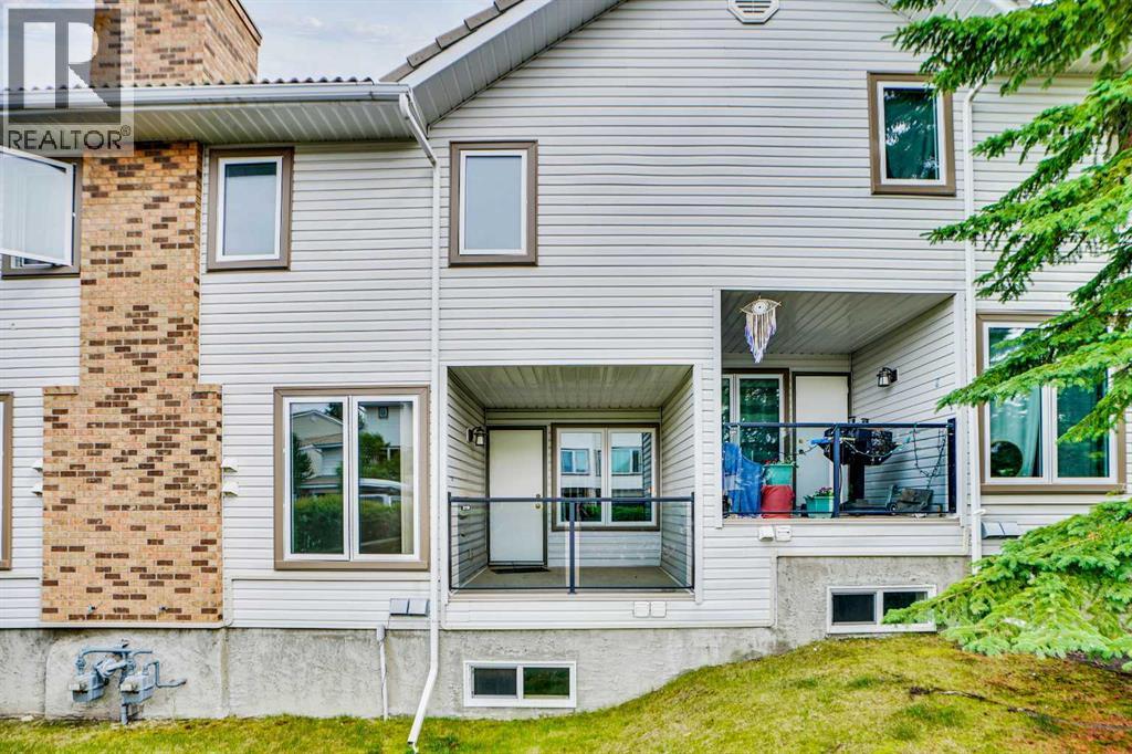 Single Family House for Sale in  Coachway Lane SW Coach Hill Calgary 