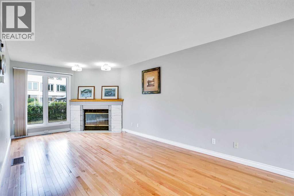 Single Family House for Sale in  Coachway Lane SW Coach Hill Calgary 