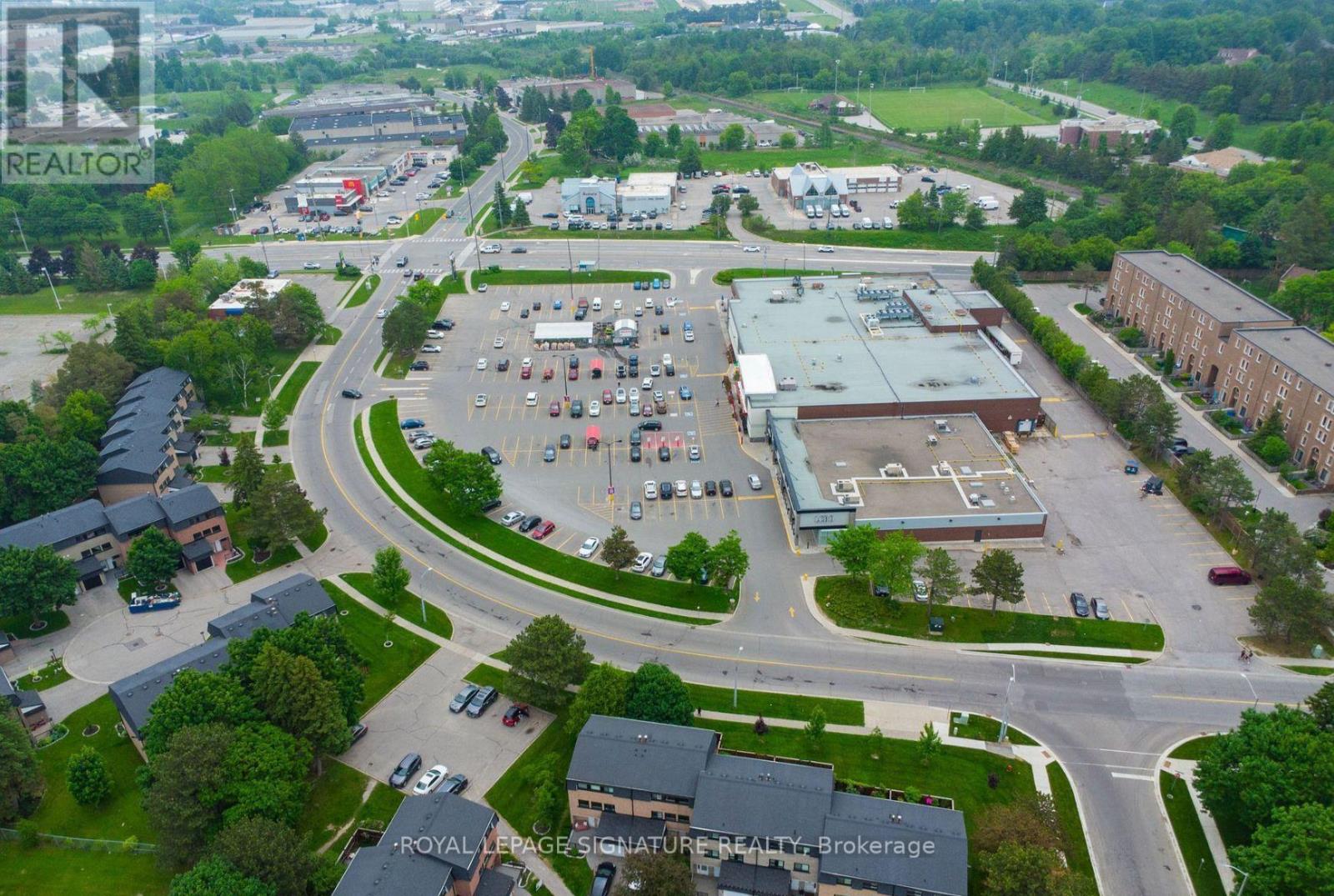 Photo 40 of 14 Poplar Crescent, Aurora ON