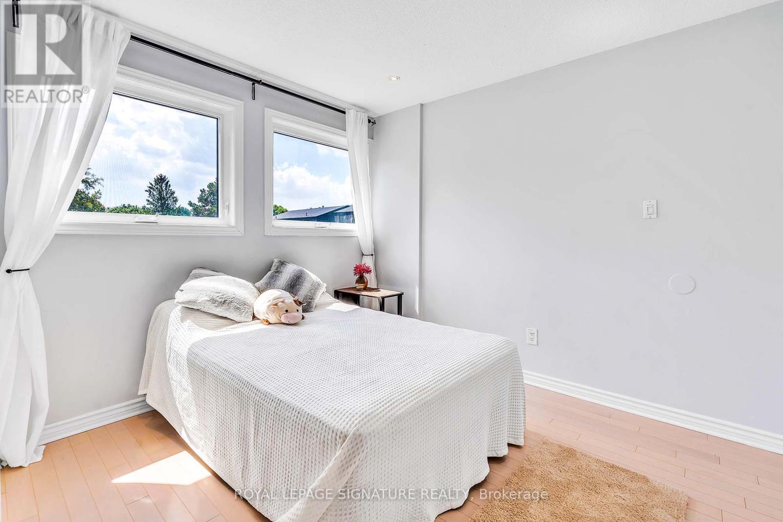 Photo 23 of 14 Poplar Crescent, Aurora ON