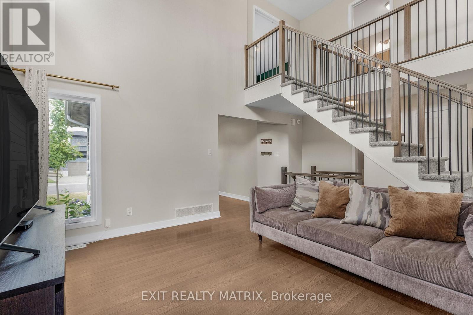 Photo 6 of 281 Moisson Street, Russell ON