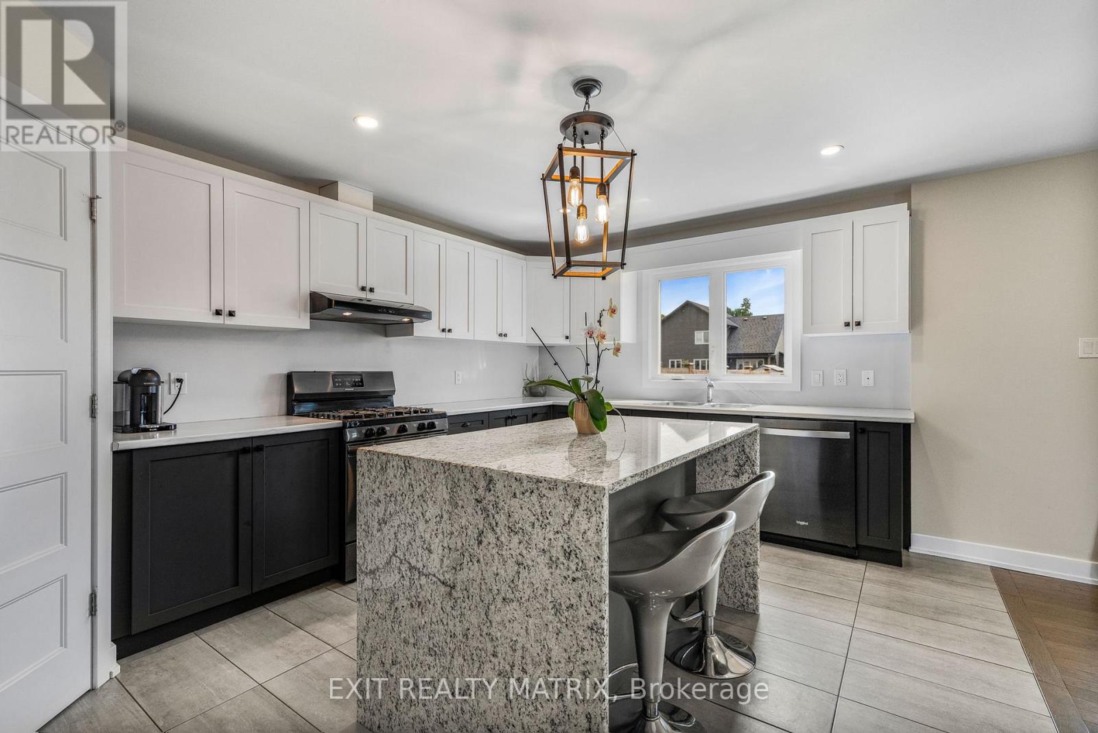 Photo 9 of 281 Moisson Street, Russell ON