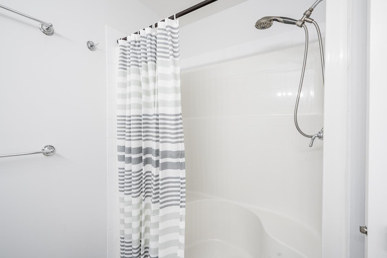 Photo 4 of 71 20460 66 Avenue, Langley BC