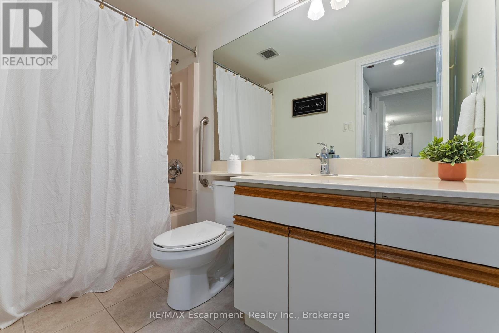 Photo 17 of 602 1230 Marlborough Court, Oakville ON