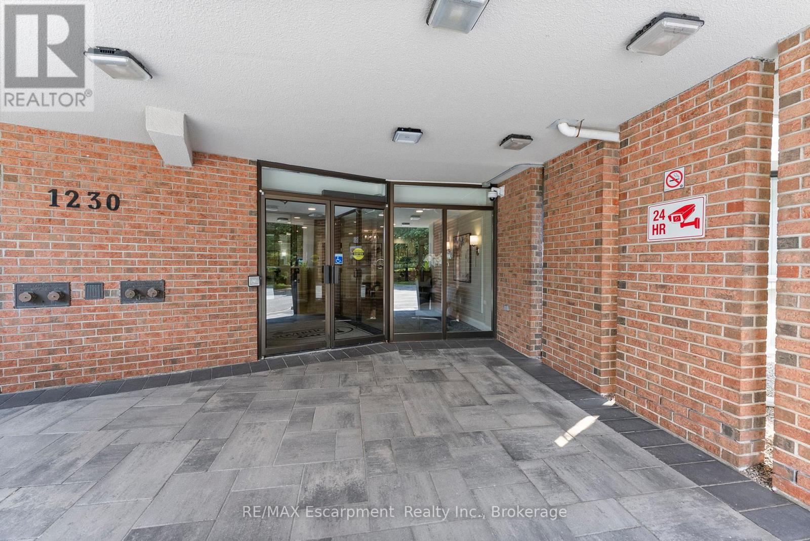 Photo 8 of 602 1230 Marlborough Court, Oakville ON