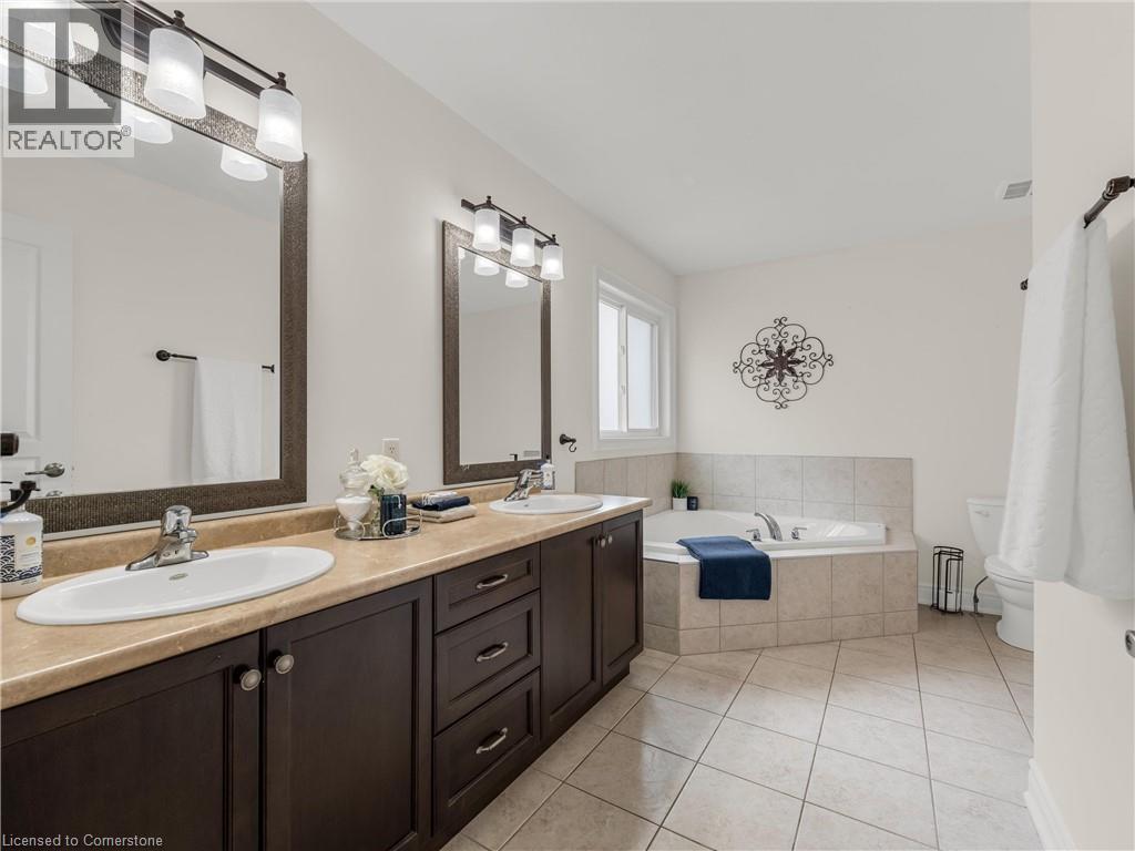 Photo 2 of 4957 Gilmore Street, Beamsville ON