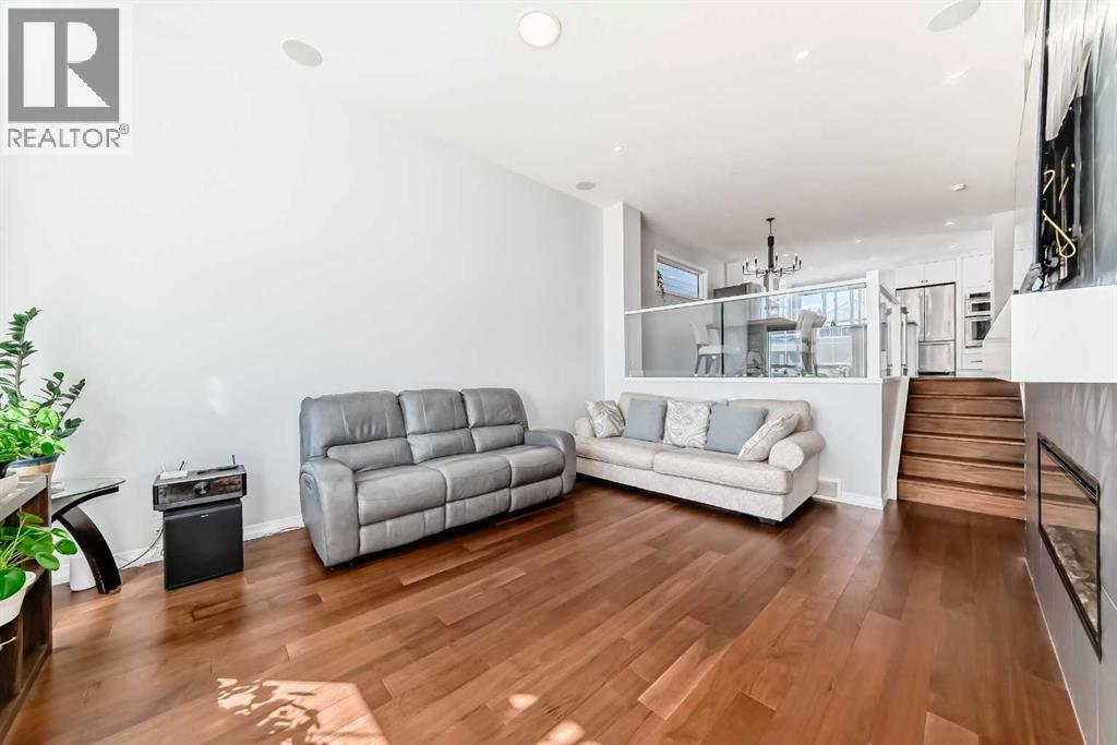 Photo 18 of 108 Magnolia Way Se, Calgary AB