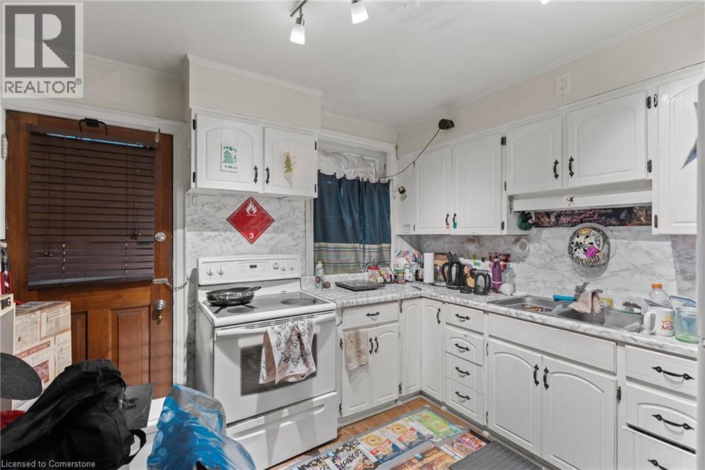 Photo 4 of 14 Norway Avenue, Hamilton ON