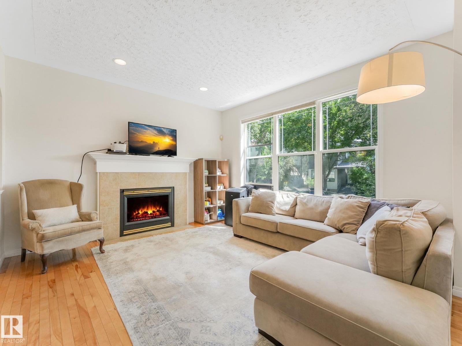 Photo 12 of 8614 108 A St Nw, Edmonton AB
