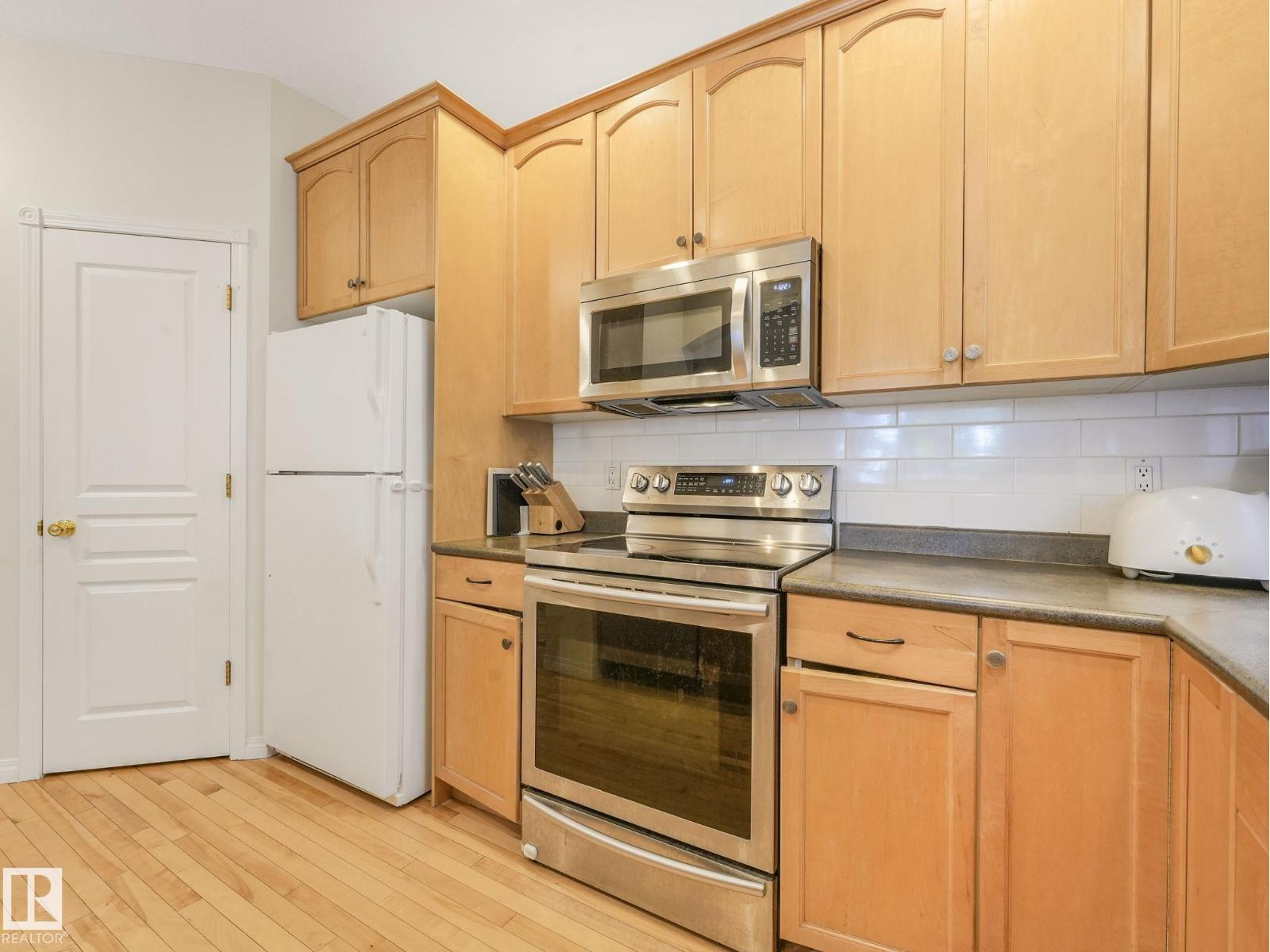 Photo 24 of 8614 108 A St Nw, Edmonton AB