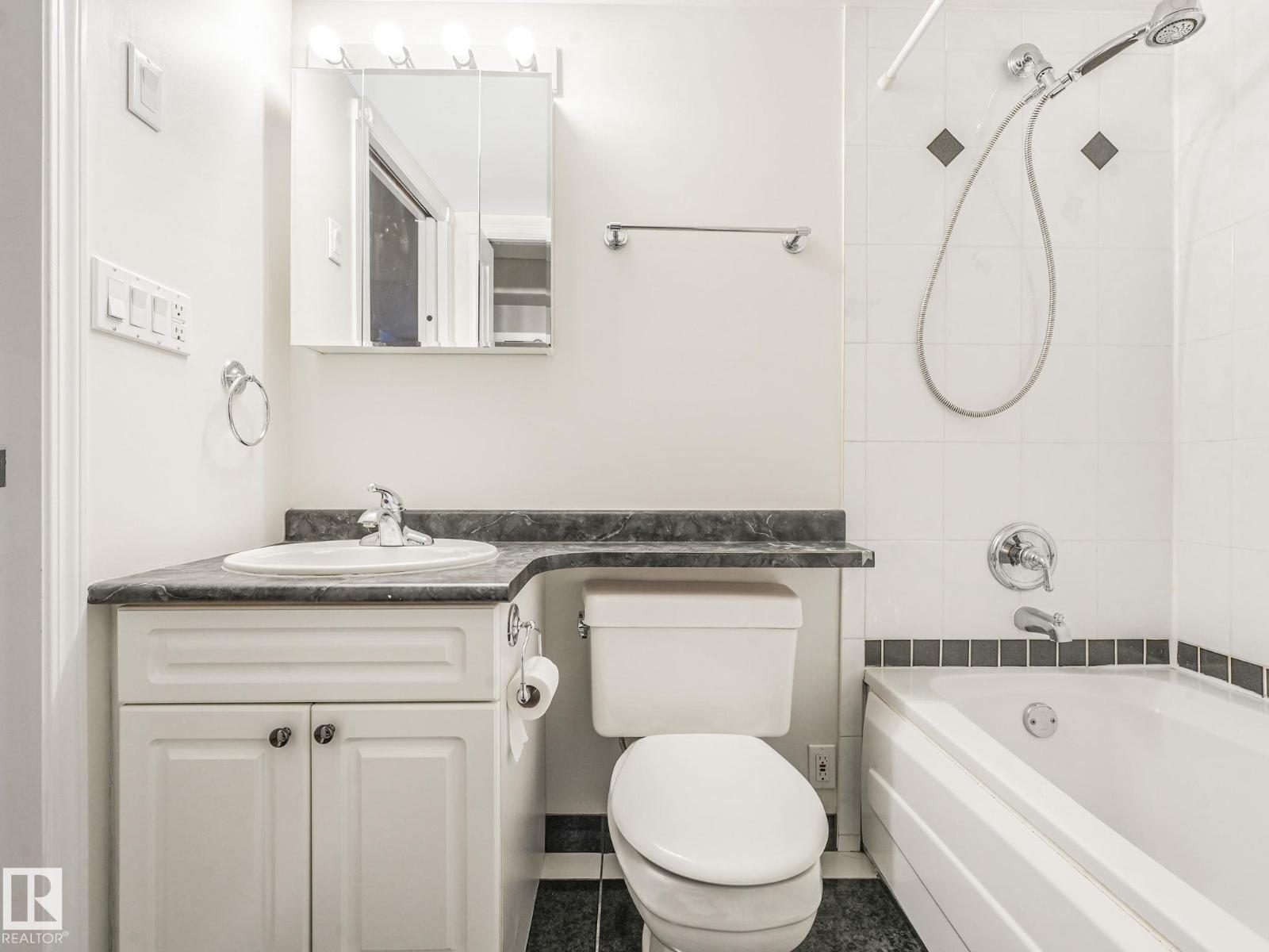 Photo 52 of 8614 108 A St Nw, Edmonton AB