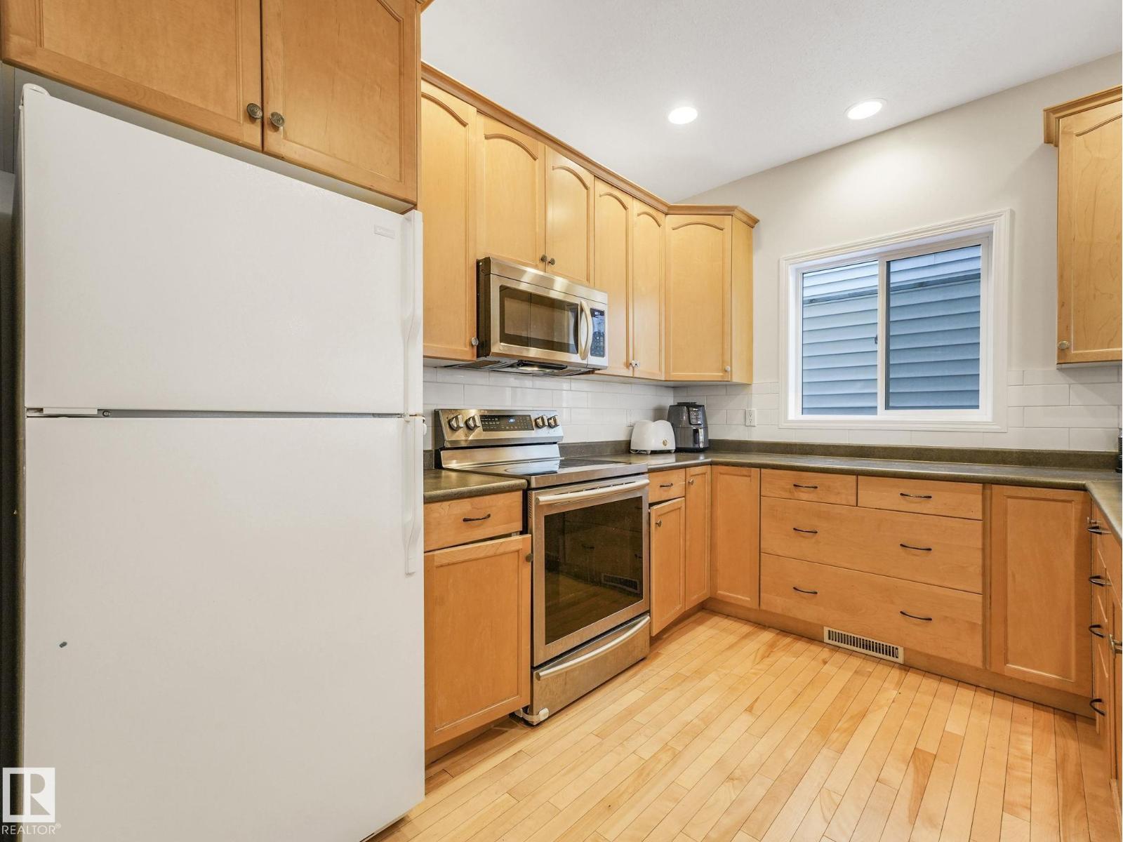 Photo 22 of 8614 108 A St Nw, Edmonton AB