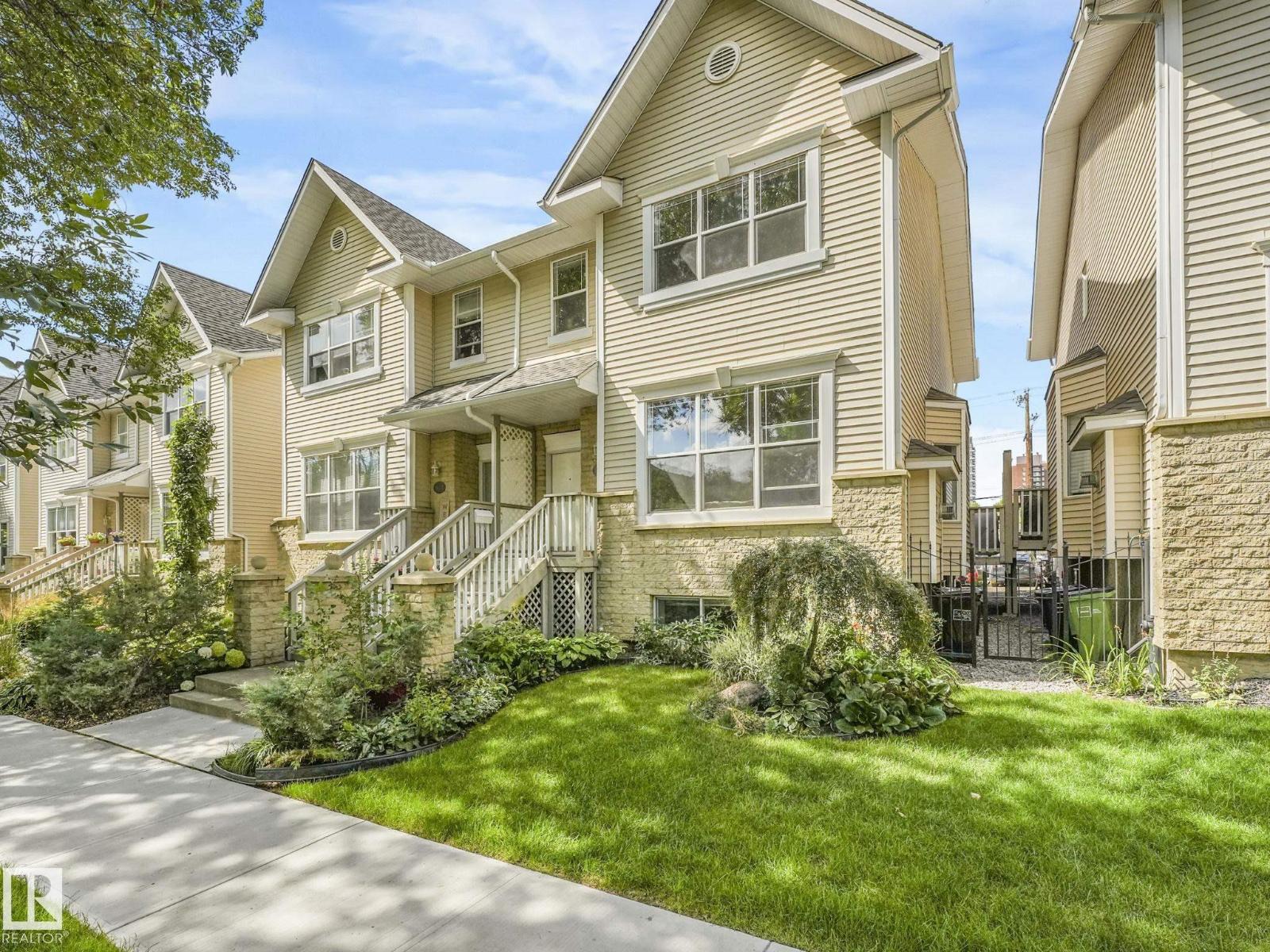 Photo 3 of 8614 108 A St Nw, Edmonton AB
