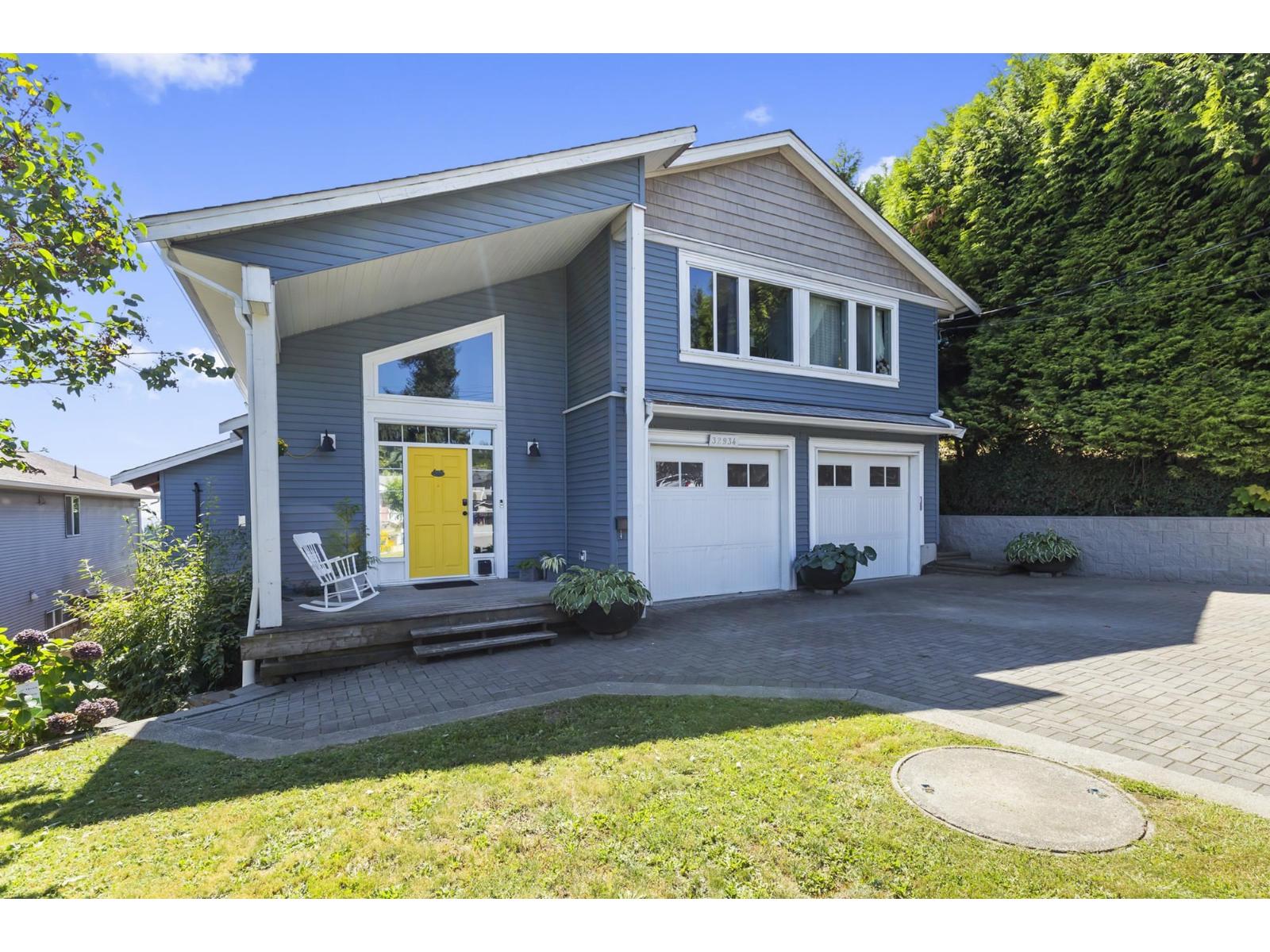 Photo 11 of 32934 12 Th Avenue, Mission BC