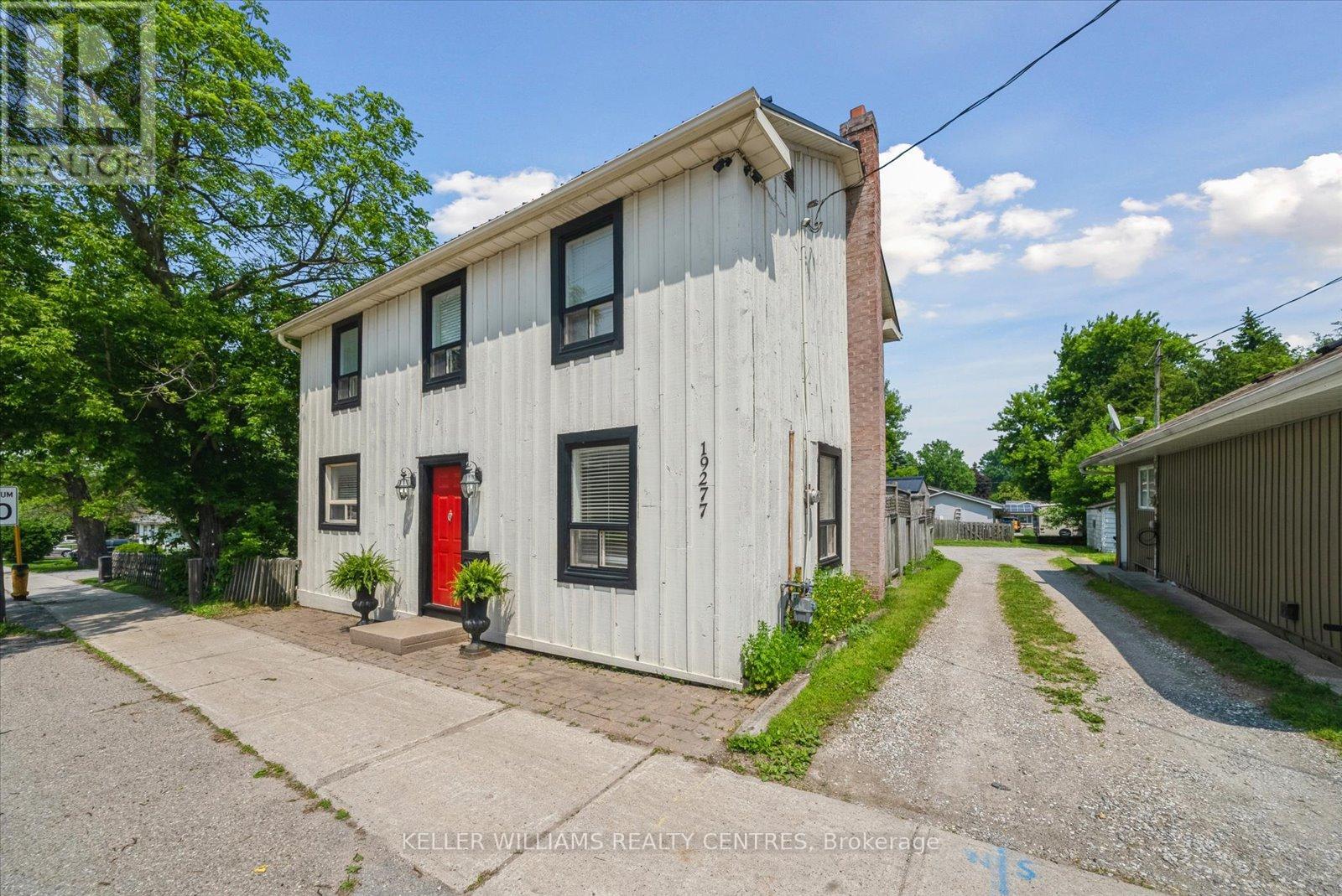 Photo 12 of 19277 Yonge Street, East Gwillimbury ON