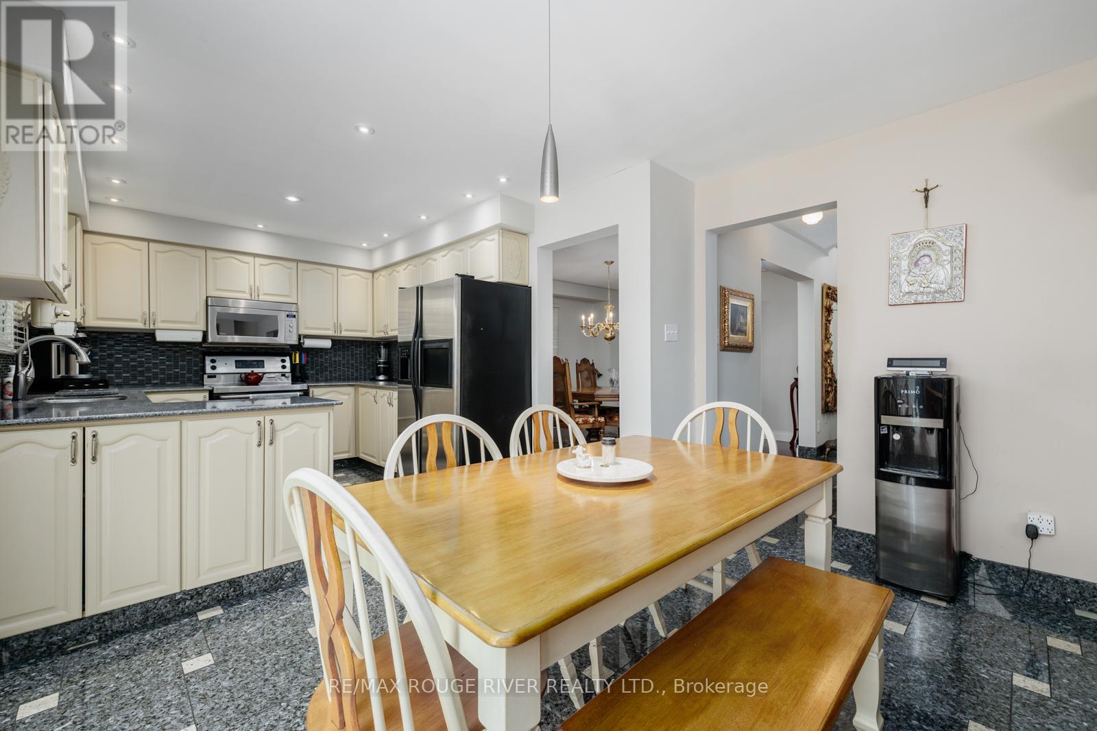 Photo 22 of 1106 Ridge Valley Drive, Oshawa ON