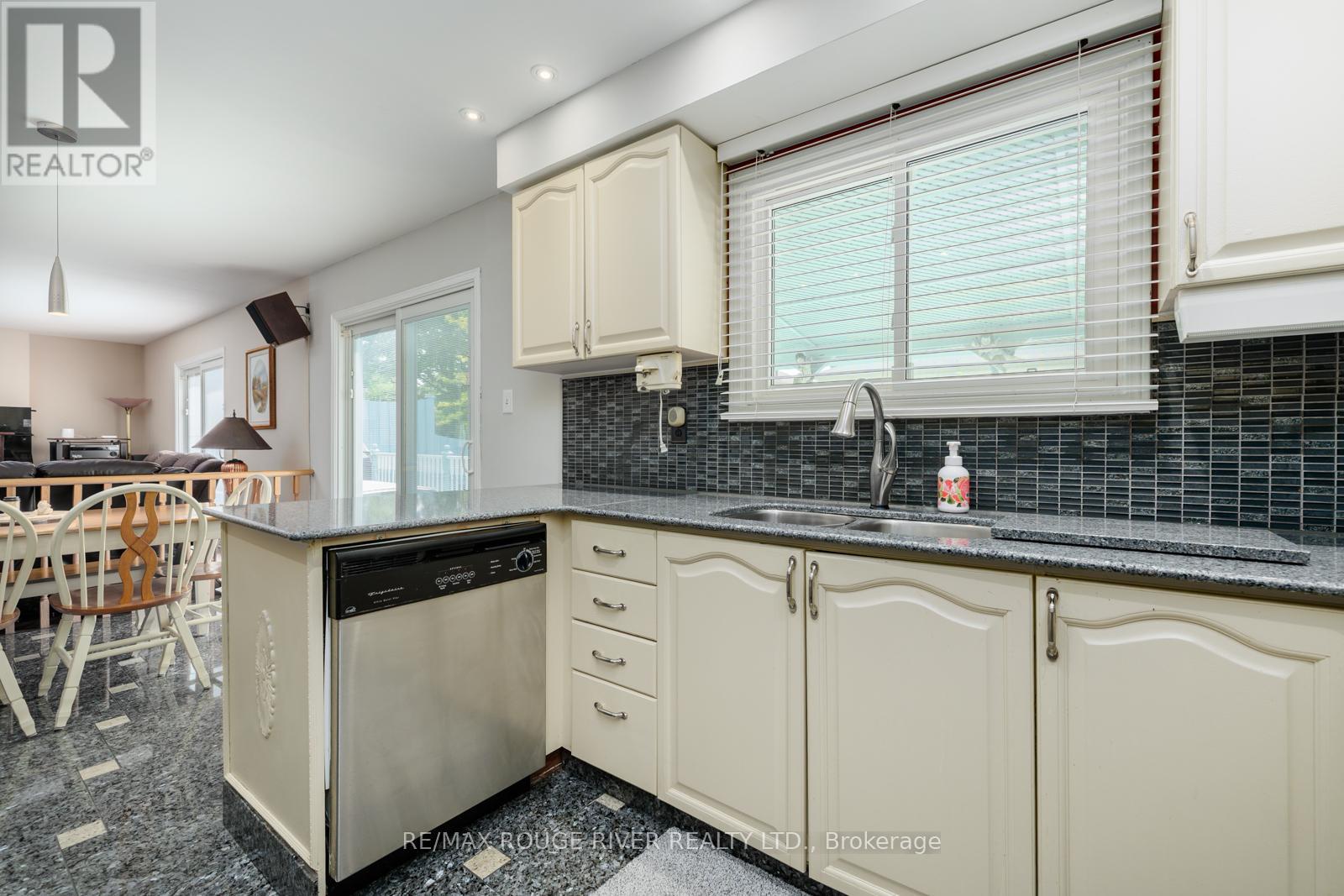 Photo 14 of 1106 Ridge Valley Drive, Oshawa ON