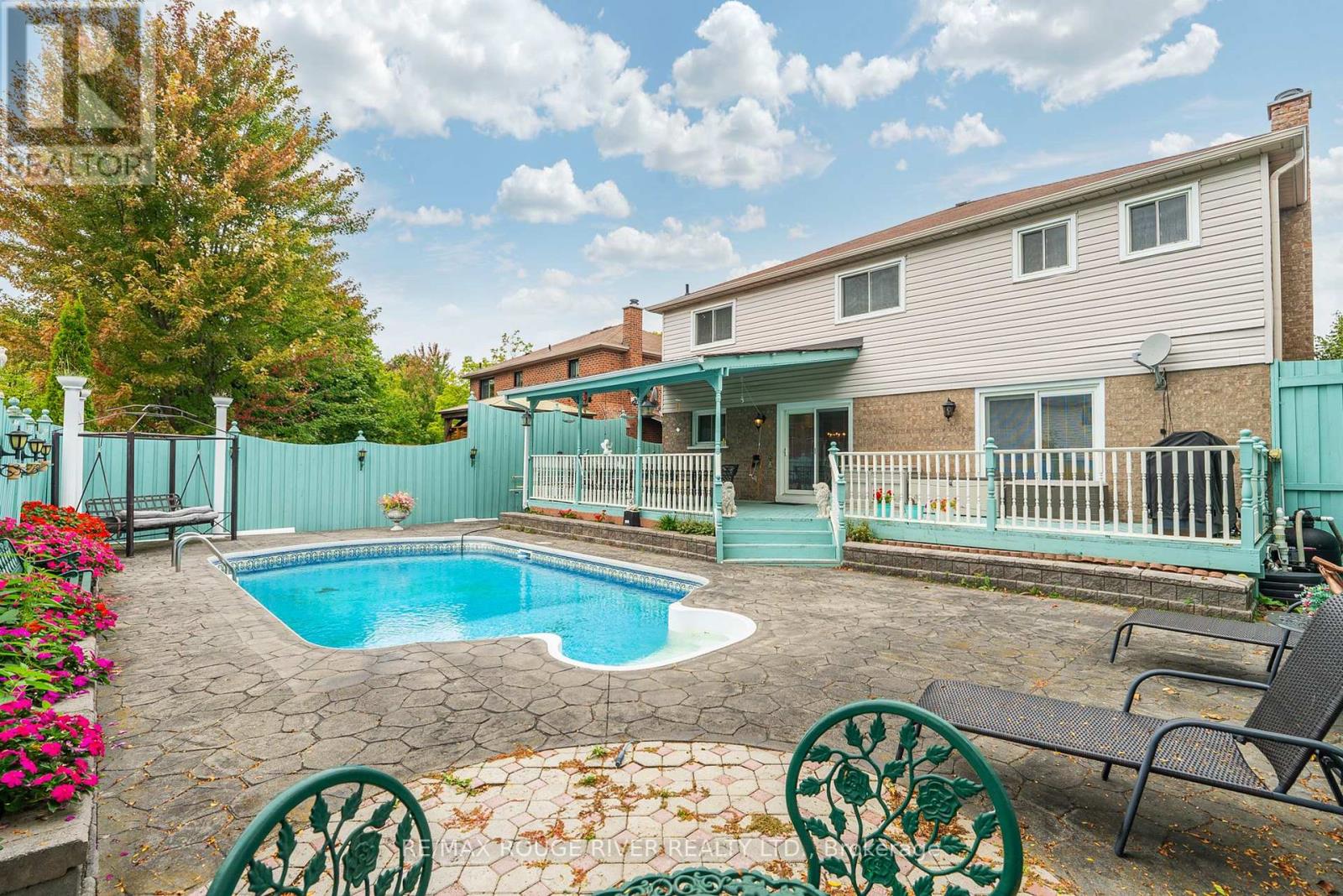 Photo 12 of 1106 Ridge Valley Drive, Oshawa ON