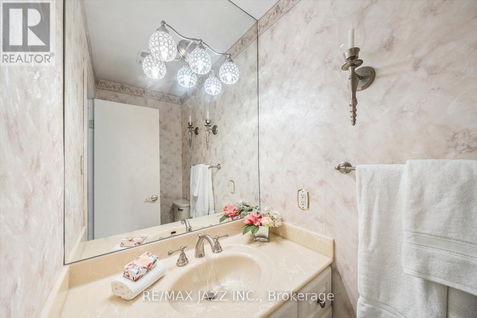 Photo 16 of 973 Orchid Court, Oshawa ON
