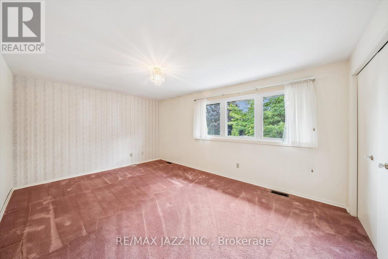 Photo 17 of 973 Orchid Court, Oshawa ON