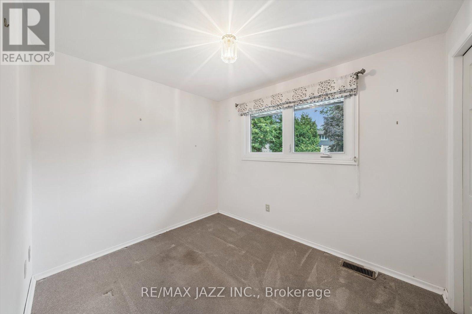 Photo 19 of 973 Orchid Court, Oshawa ON