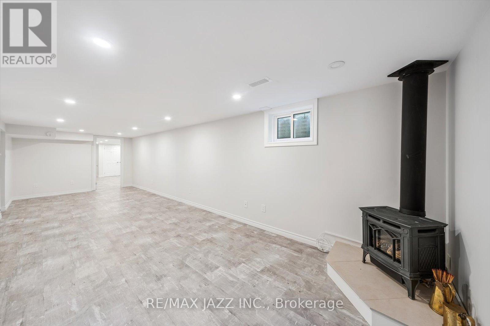 Photo 23 of 973 Orchid Court, Oshawa ON