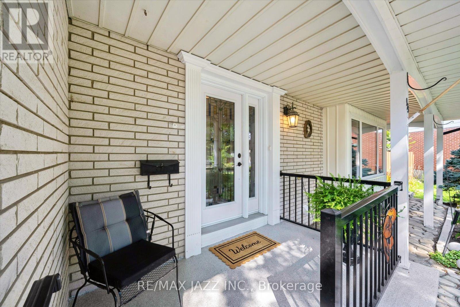 Photo 4 of 973 Orchid Court, Oshawa ON