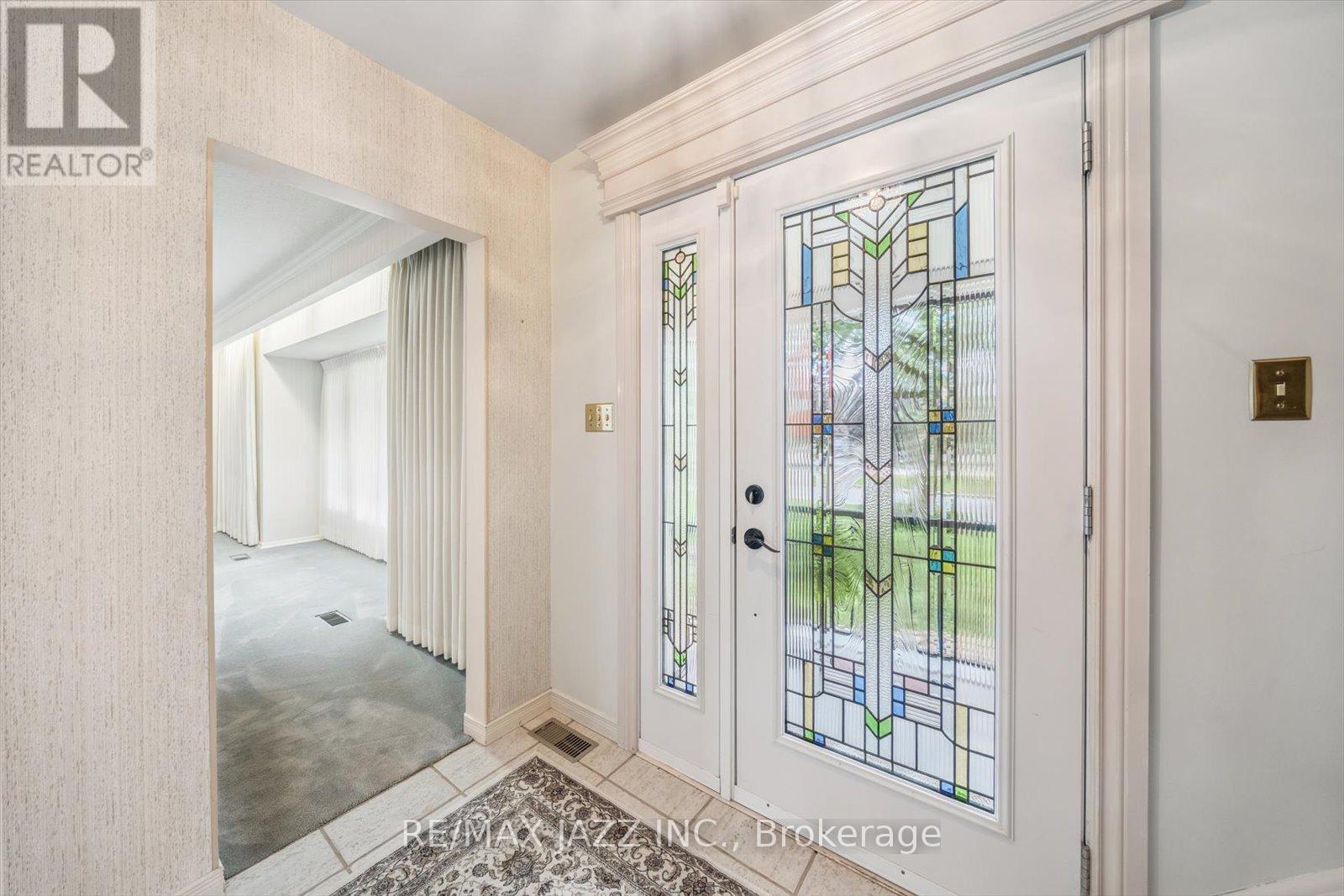 Photo 5 of 973 Orchid Court, Oshawa ON