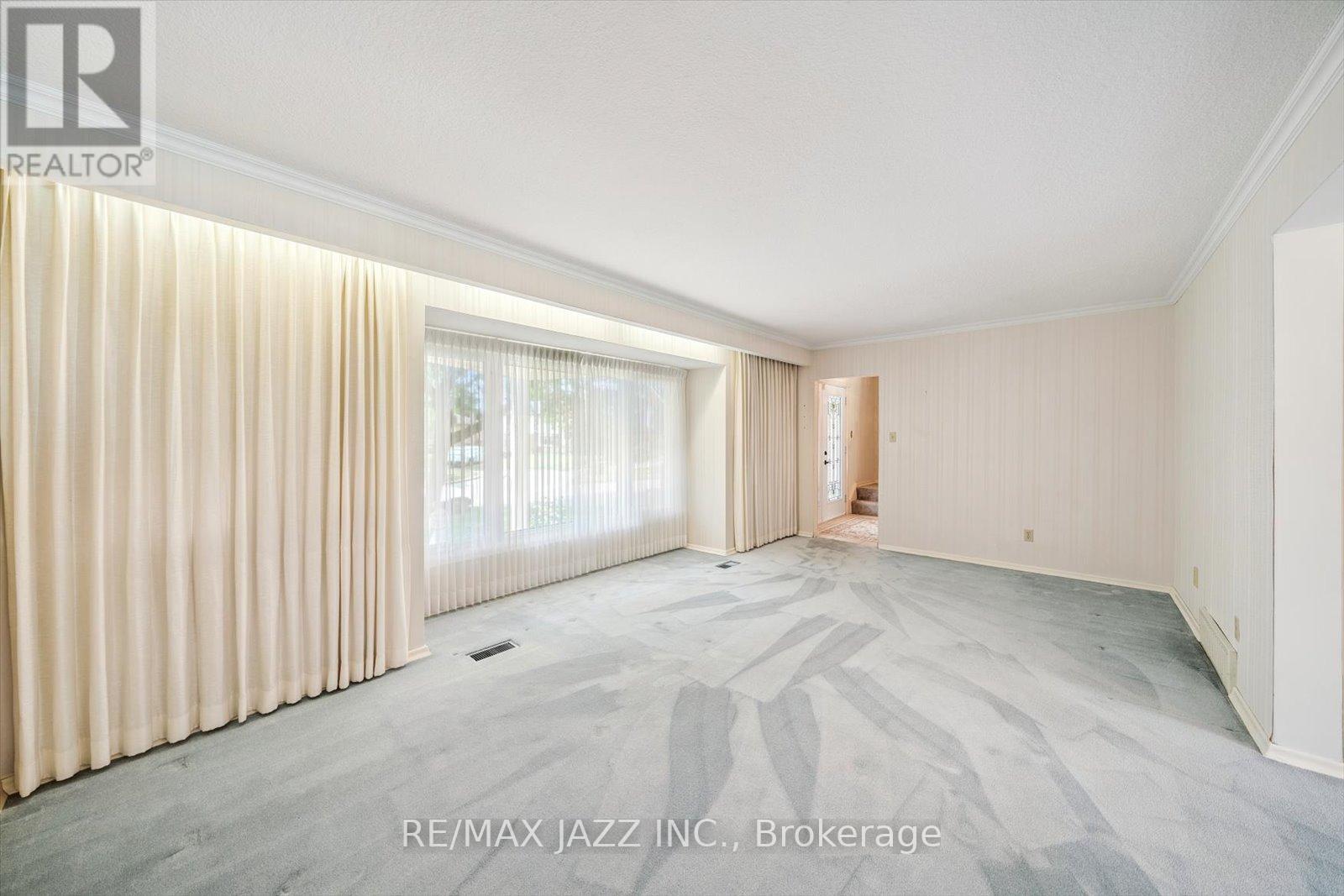 Photo 7 of 973 Orchid Court, Oshawa ON