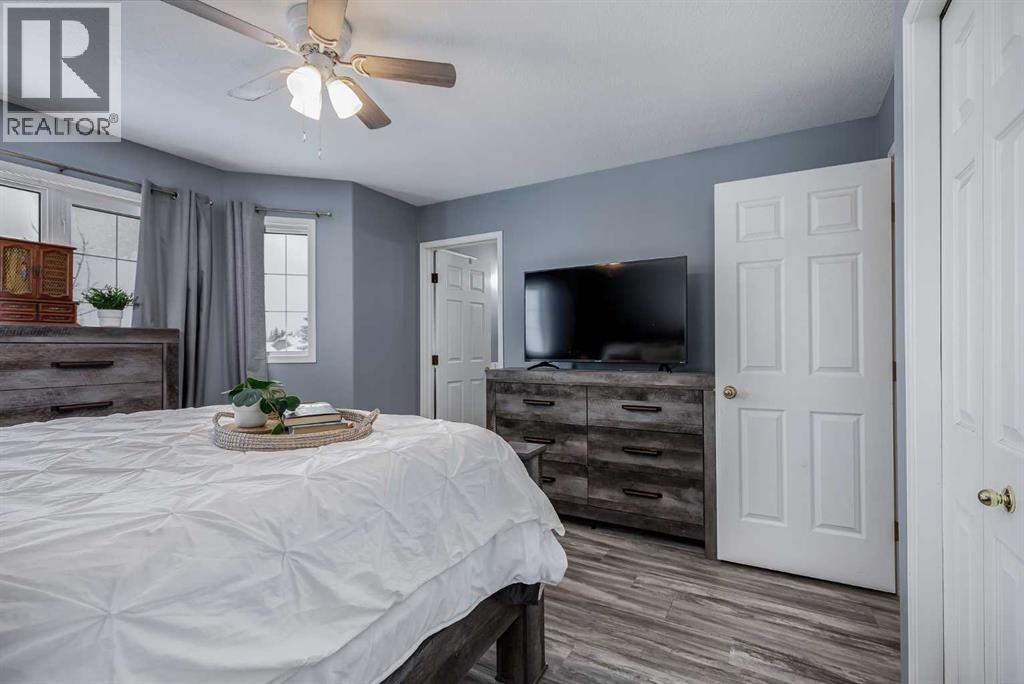 Single Family House for Sale in  Chaparral Ridge Drive SE Chaparral Calgary 