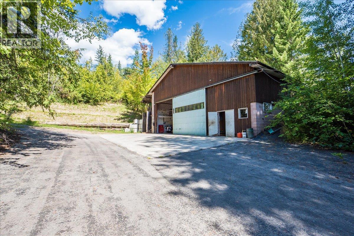 7691 Balfour Wharf Road, Balfour