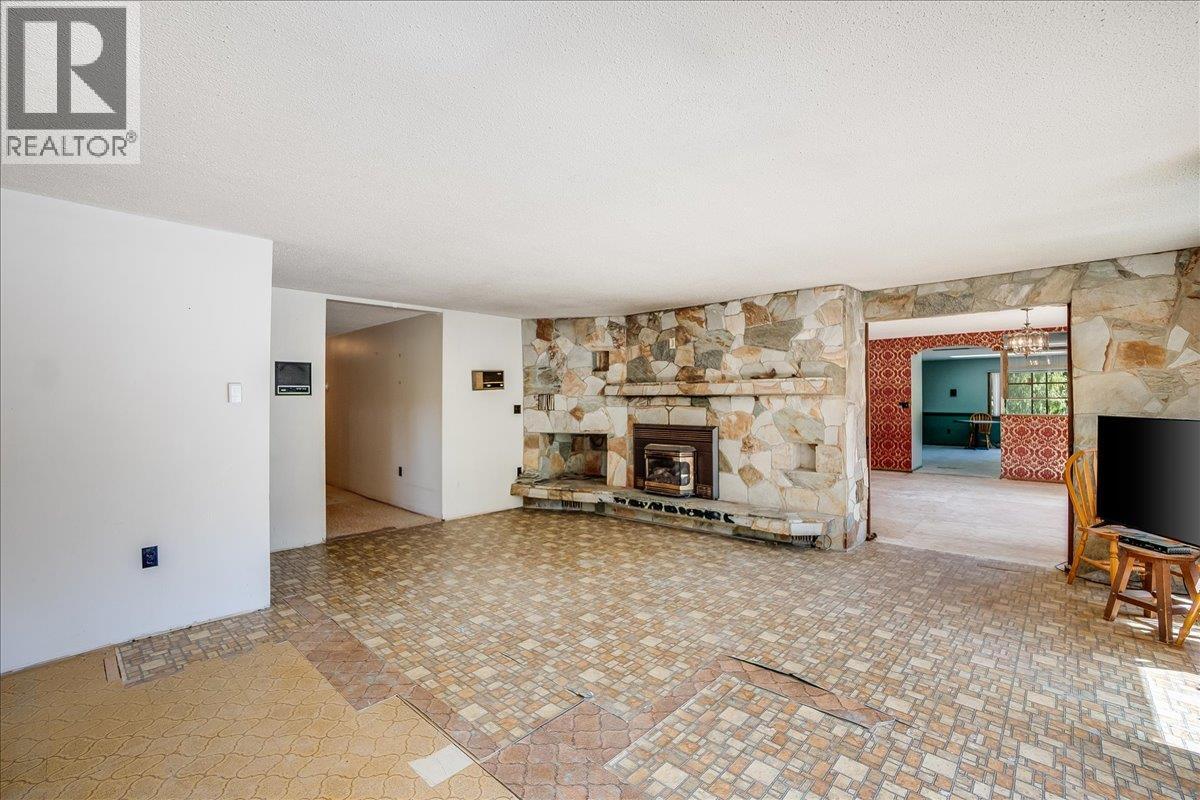 7691 Balfour Wharf Road, Balfour